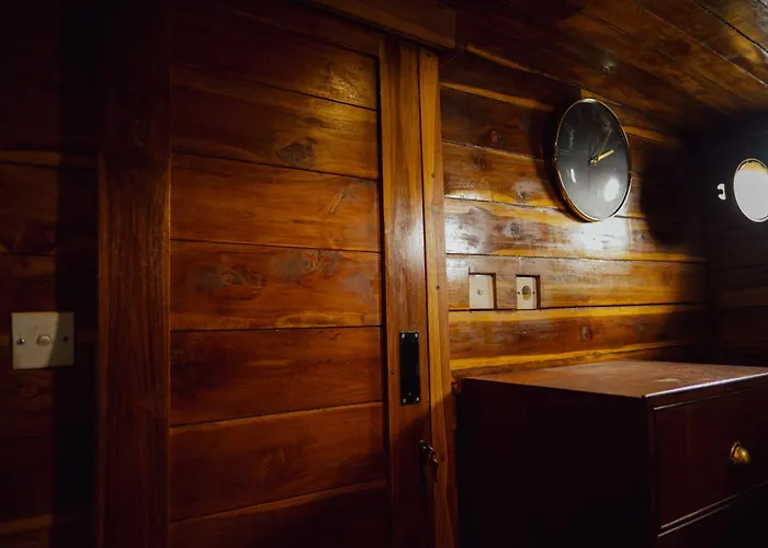 Botel Floating Saltwater Cowboys *